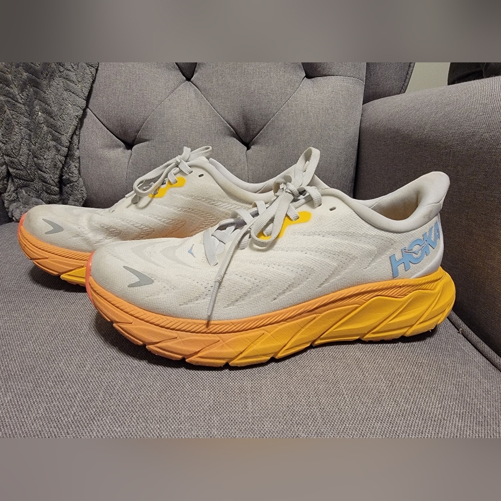 Hoka Arahi 6